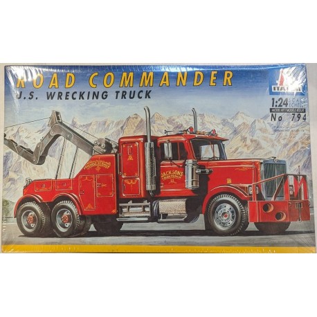 Italeri 1/24  U.S Commander Wrecking Truck